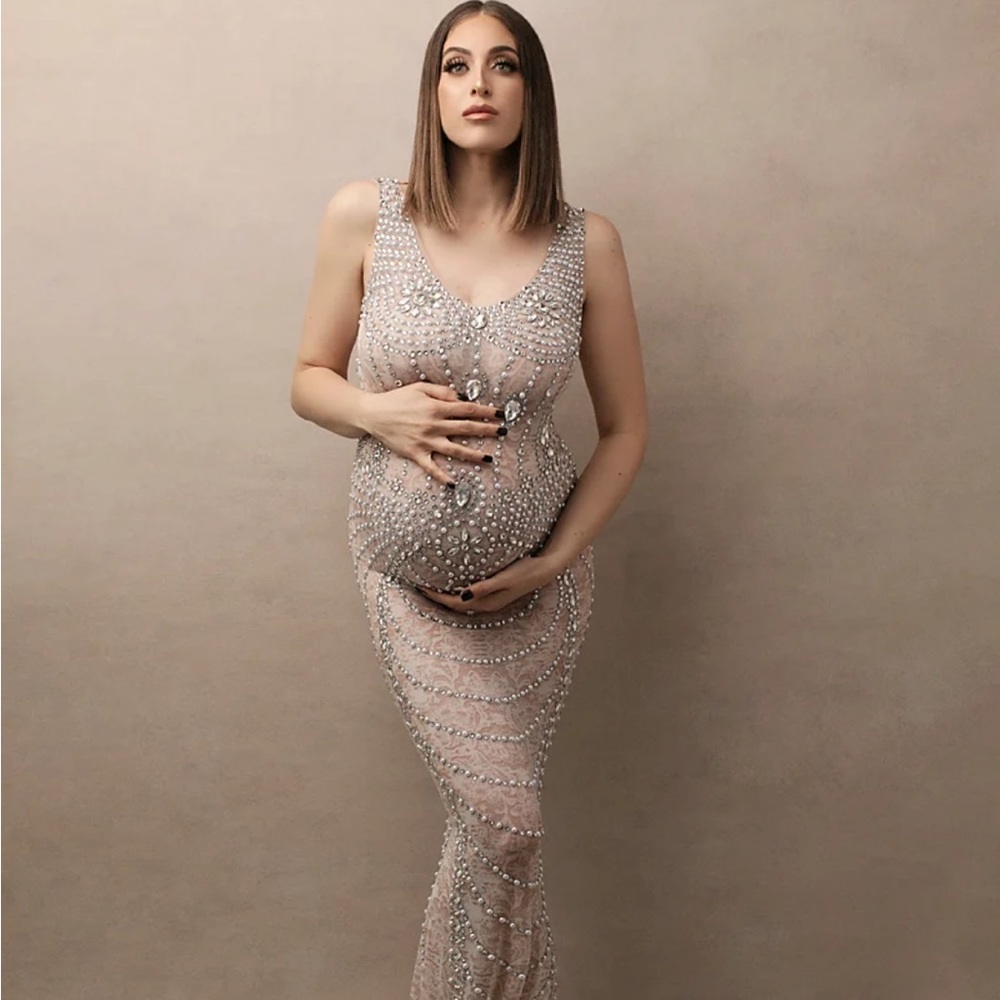 AR backdrops NWOT maternity gown